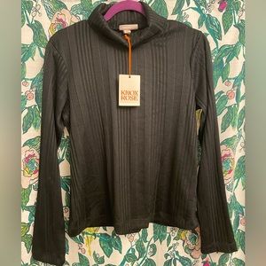 !NWT! Knox Rose ribbed turtleneck women’s size Large